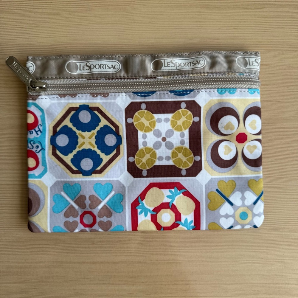 LeSportsac Hawaii Make Up Pouch